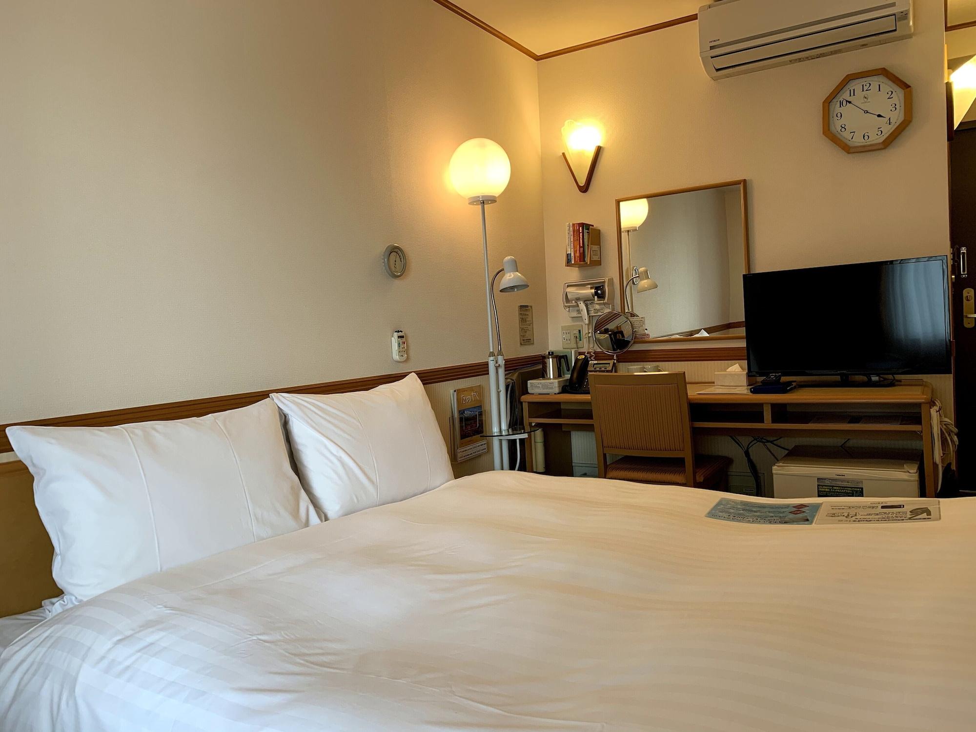 Toyoko Inn Shin-Yokohama Ekimae Shinkan Exterior photo